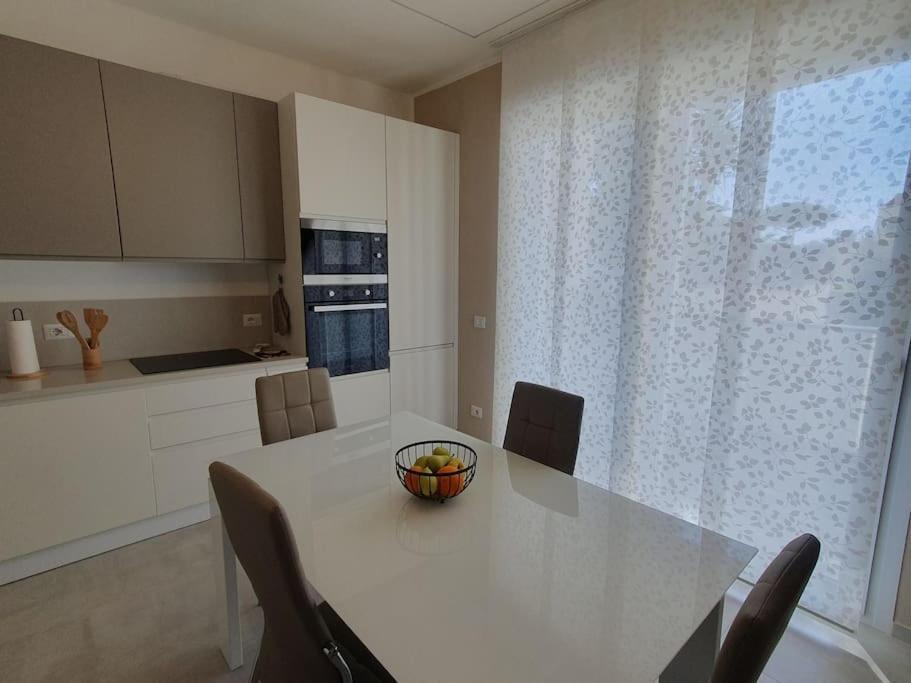 Lecci Al Mare Apartment San Vincenzo Bagian luar foto