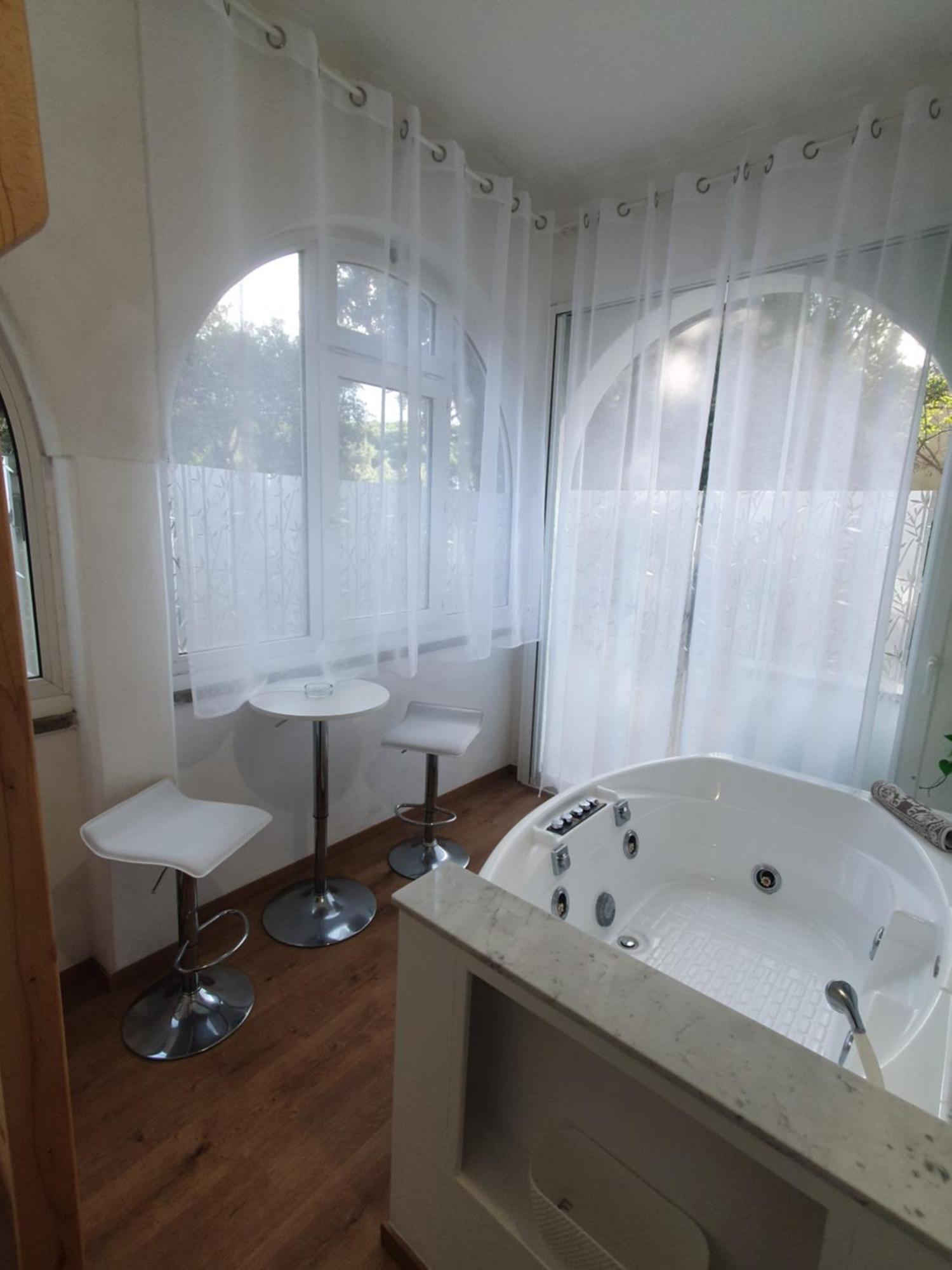 Lecci Al Mare Apartment San Vincenzo Bagian luar foto